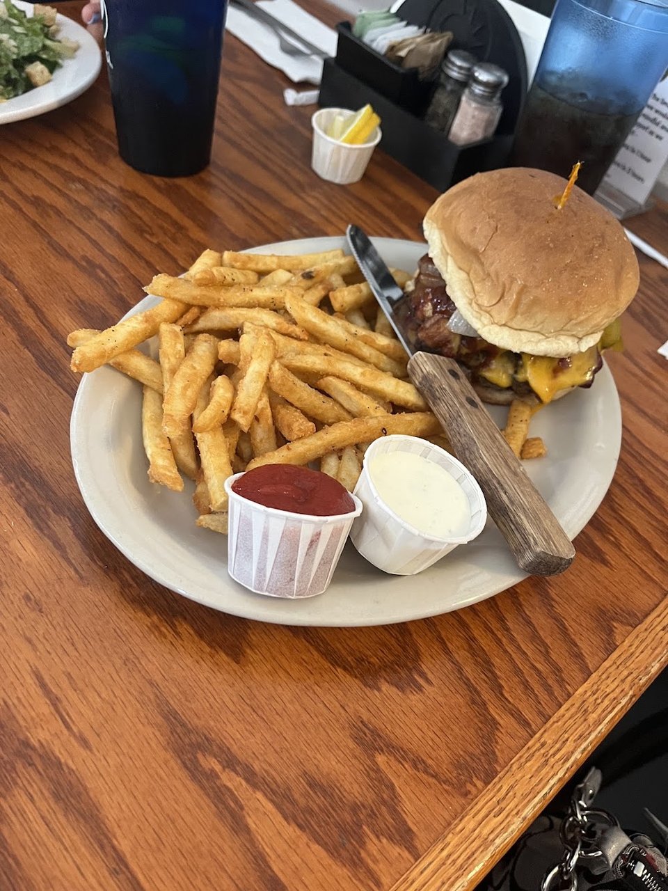 Dinahmo Burger