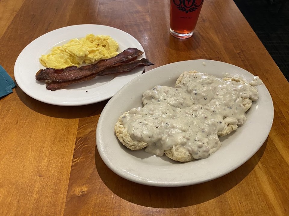 Mama's Biscuits & Gravy