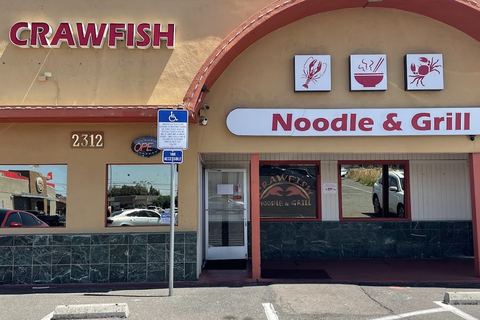 Crawfish Noodle & Grill